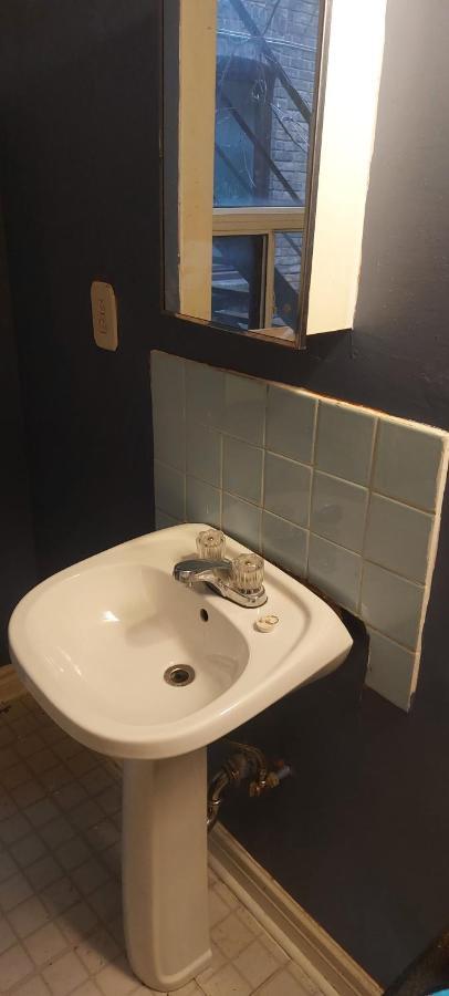 טורונטו Zen Hostel מראה חיצוני תמונה